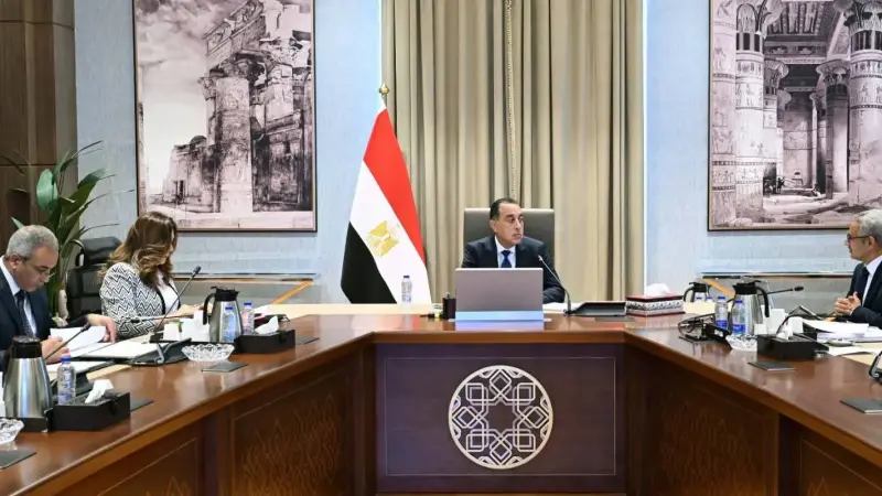 رئيس الوزراء يستعرض الموقف التنفيذي للمشروعات الخدمية والتنموية في محافظة بني سويف