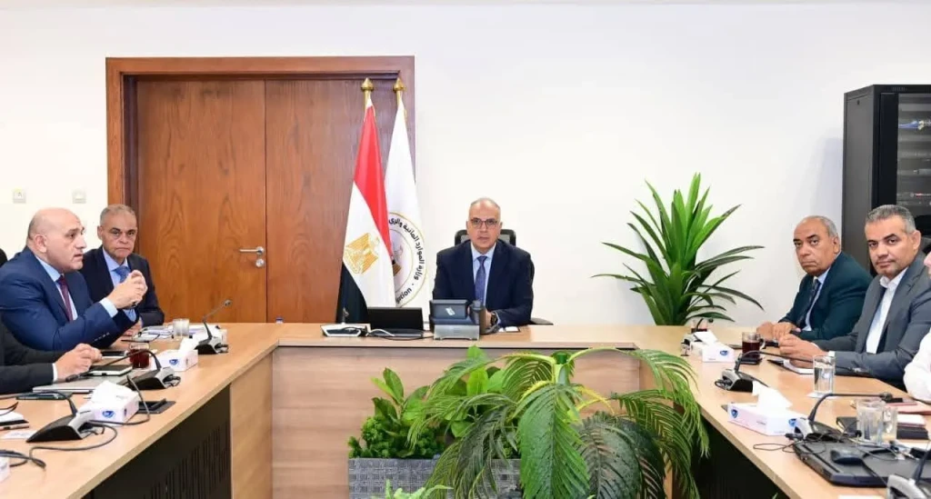 وزير الري يتابع الخطة الشاملة لتطوير مصلحة الميكانيكا والكهرباء على مستوى الجمهورية