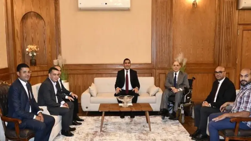 وزير الرياضة يلتقي رئيس لجنة إعداد البطل البارالمبي