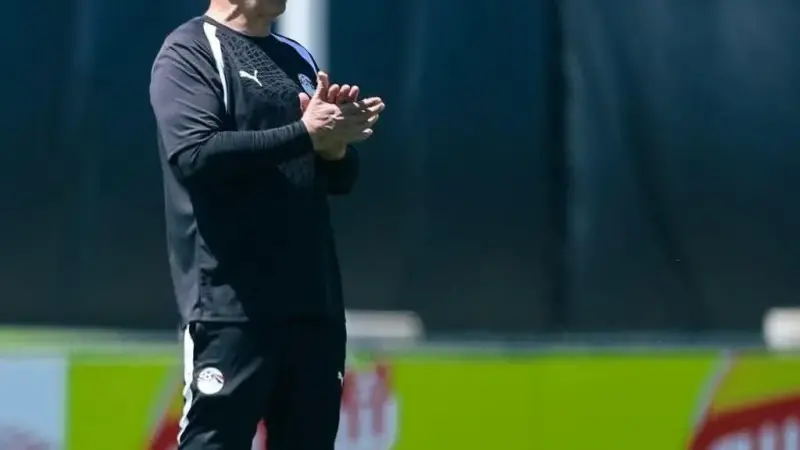 عاجل : حسام حسن يعلن تشكيل منتخب مصر الرسمي لمباراة إيران بالمونديال