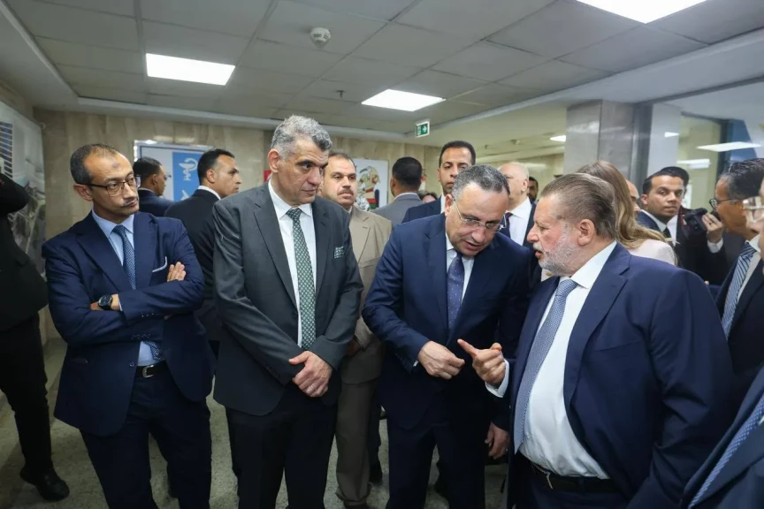 محافظ البنك المركزي المصري ووزير التعليم العالي والبحث العلمي يفتتحان عددًا من المشروعات والوحدات الطبية بالمعهد القومي للأورام بعد تطويرها بدعم من البنك المركزي والقطاع المصرفي