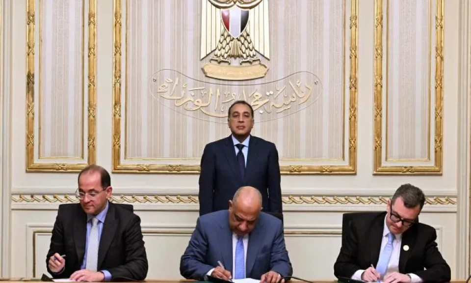 رئيس مجلس الوزراء : التوسع فى مشروعات الطاقة المتجددة وتعظيم مساهماتها فى مزيج الطاقة