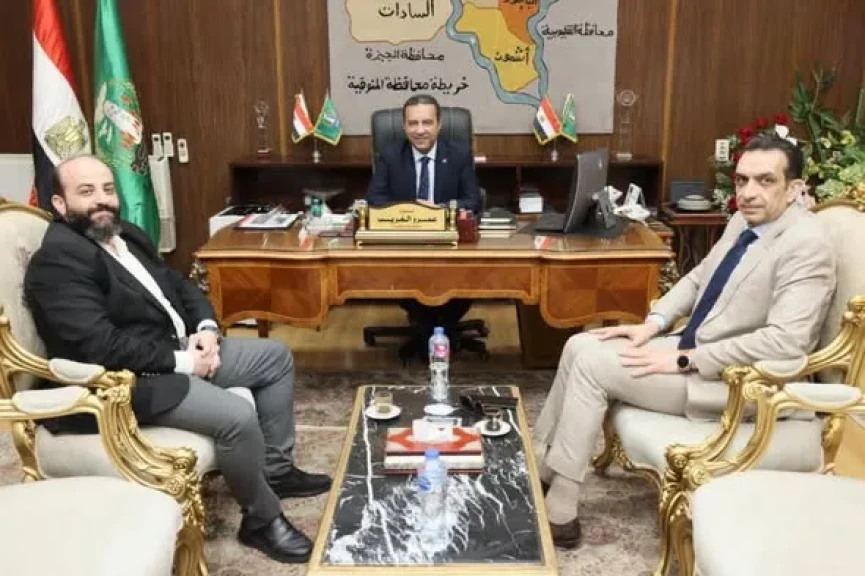 محافظ المنوفية يلتقى وفدا من نقابتى الأطباء والمهندسين للتهنئة بالعيد القومي للمحافظة