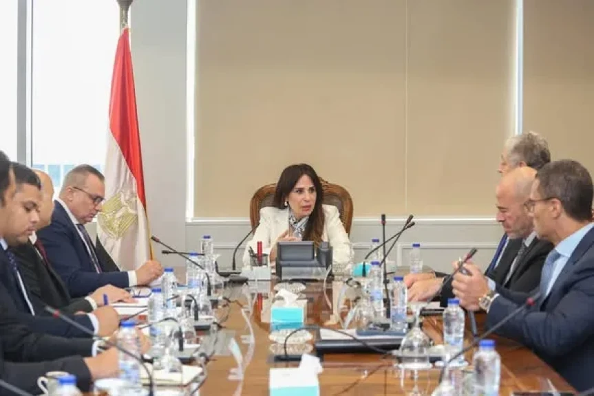 وزيرة الإسكان تتابع موقف التسليمات بمنطقة الأعمال المركزية بالعاصمة الجديدة ومعدلات تنفيذ أبراج الداون تاون بمدينة العلمين الجديدة