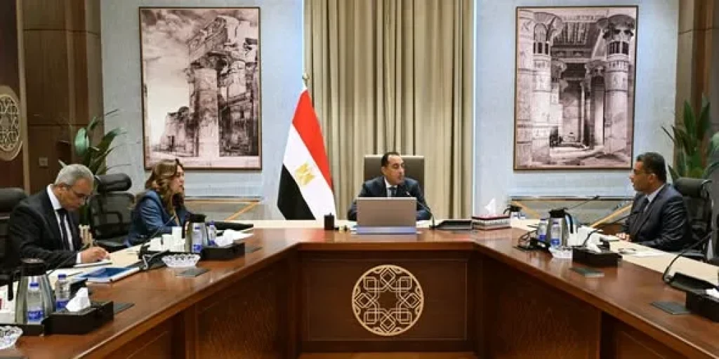 مدبولي يوجه بضرورة إحداث نقلة حضارية شاملة بمدينة الغردقة والمدن السياحية بالمحافظة تتناسب مع ما تمتلكه من مقومات ومقاصد سياحية عالمية