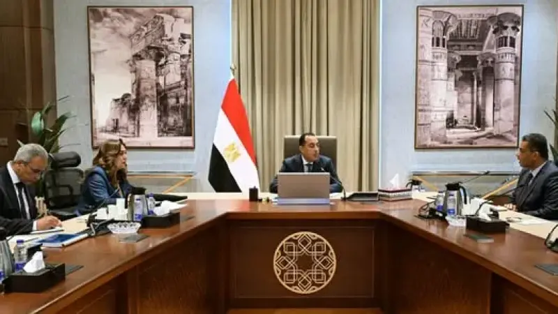 مدبولي يوجه بضرورة إحداث نقلة حضارية شاملة بمدينة الغردقة والمدن السياحية بالمحافظة تتناسب مع ما تمتلكه من مقومات ومقاصد سياحية عالمية