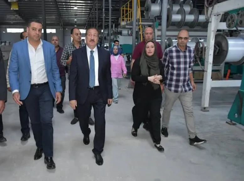 محافظ بورسعيد يتفقد مصنع إنتاج البطاطين بالمنطقة الصناعية.. ويشيد بجودة المنتج وقدرته على المنافسة بالأسواق العالمية