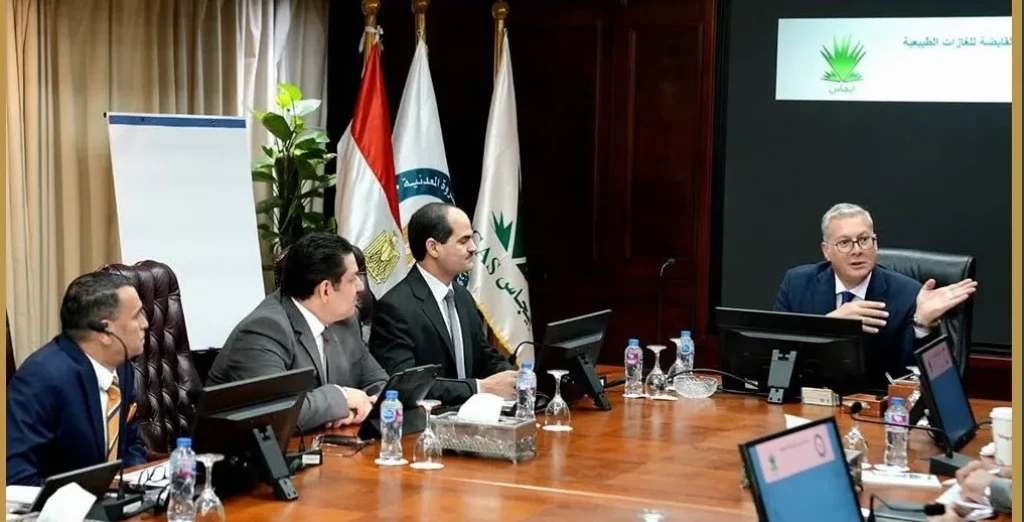 وزير البترول والثروة المعدنية يتابع مشروعات قطاع  الغاز خلال زيارة لـ” إيجاس” ويؤكد: تسريع  الاستثمارات وزيادة  الإنتاج أولوية قصوى