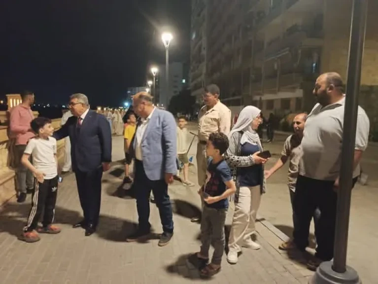 محافظ الدقهلية يتفقد ممشى المنصورة ويأكد على زيادة عدد المقاعد بالممشى لتوفير مختلف سبل الراحة للمترددين