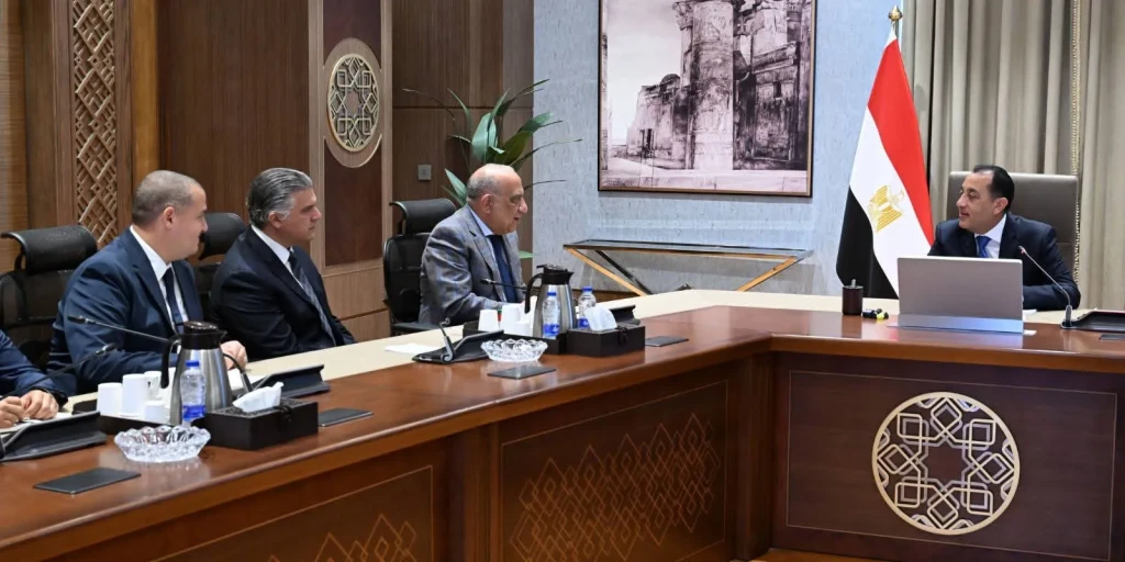 رئيس الوزراء يتابع مستجدات الموقف التنفيذي لمشروعات الطاقة الجديدة والمتجددة