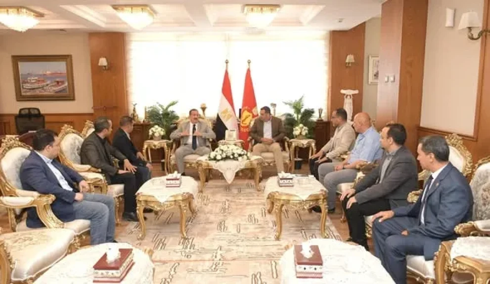محافظ بورسعيد يستقبل أعضاء لجنة هيئة تعاونيات البناء والإسكان لبحث سبل التعاون المشترك