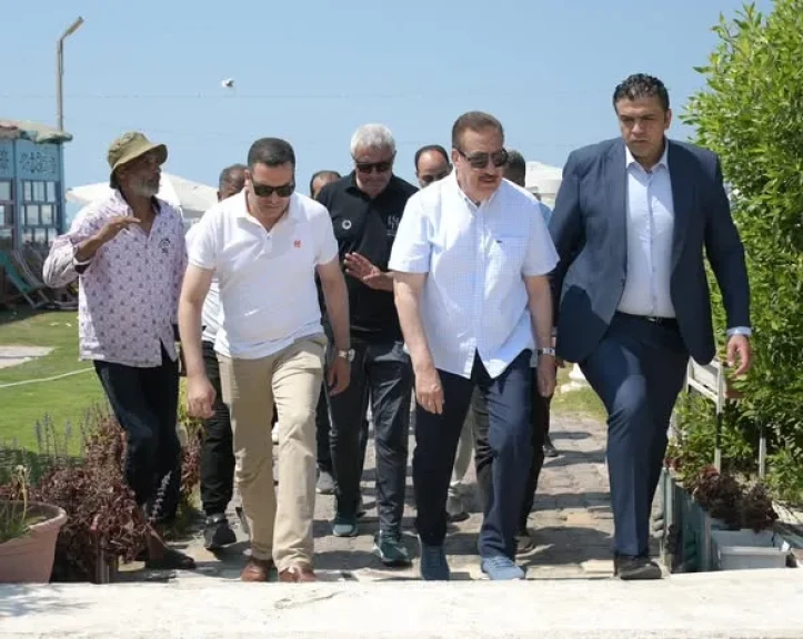 استعداداً لبدء الأعمال.. محافظ بورسعيد يتفقد الكورنيش من اتجاه حي الزهور استعداداً لبدء المرحلة الثانية من التطوير