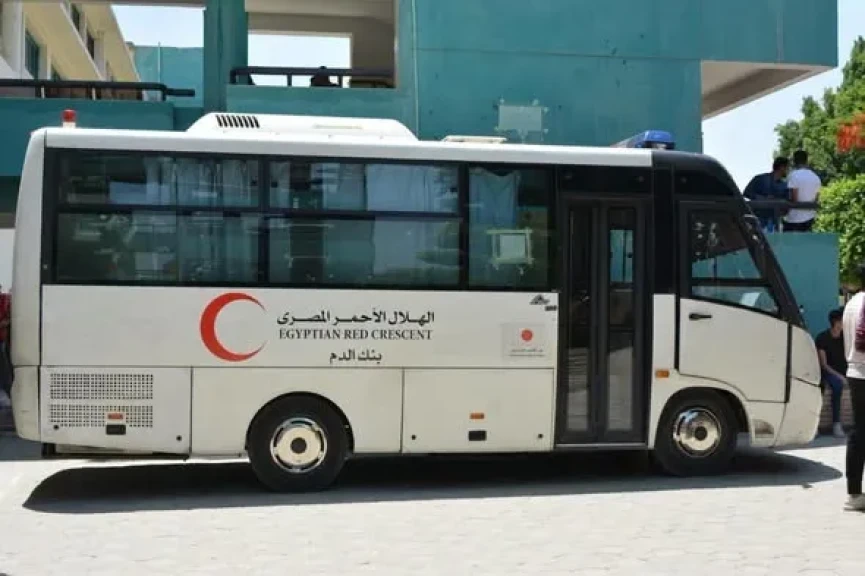 تحت شعار «قطرة واحدة من الإنسانية.. تبرع بالدم.. انقذ الأرواح».. الهلال الأحمر المصري يواصل رسالته الإنسانية تزامنًا مع اليوم العالمي للتبرع بالدم