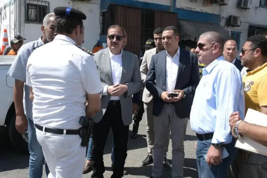 محافظ بورسعيد يوجه بإعادة تنظيم الدورانات والحارات المرورية بشارع 23 ديسمبر والحراسات