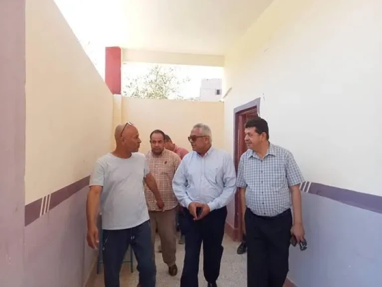 نائب محافظ سوهاج يتفقد لجان الثانوية العامة للتأكد من جاهزيتها قبل انطلاق الامتحانات غدًا