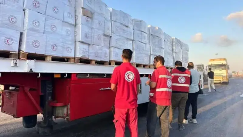 الهلال الأحمر المصري يطلق قافلة «زاد العزة» 217 بحمولة أكثر من 3 آلاف طنًا من المساعدات الإنسانية الشاملة لدعم الأشقاء الفلسطينيين