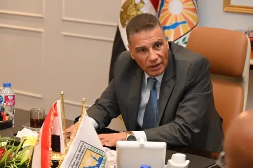 محافظ جنوب سيناء يبحث مع وفد شركة اتصالات مصر (eamp;) فرص التعاون في الحلول التكنولوجية ودعم المشروعات الذكية بالمحافظة
