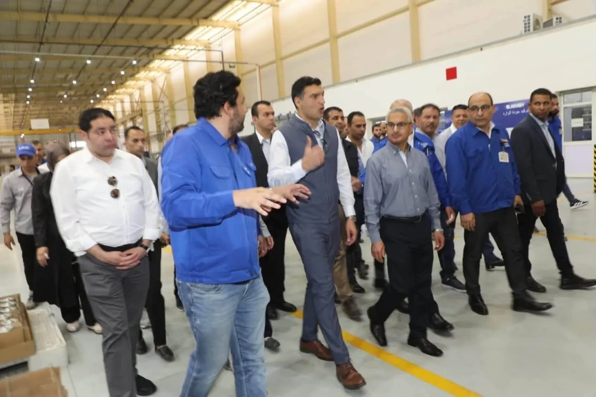 وزير الصناعة ومحافظ بني سويف يتفقدان مشروعات صناعية وتنموية بمنطقة كوم أبو راضي الصناعية