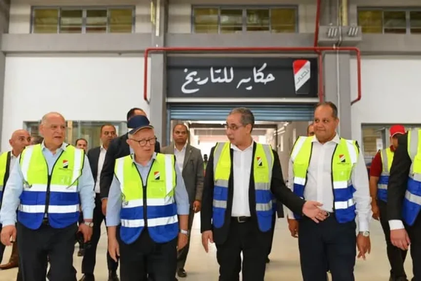 نائب رئيس الوزراء للشؤون الاقتصادية يتفقد مصانع شركة ”النصر للسيارات” ويؤكد: توطين صناعة السيارات ركيزة لتعزيز الاقتصاد الوطني