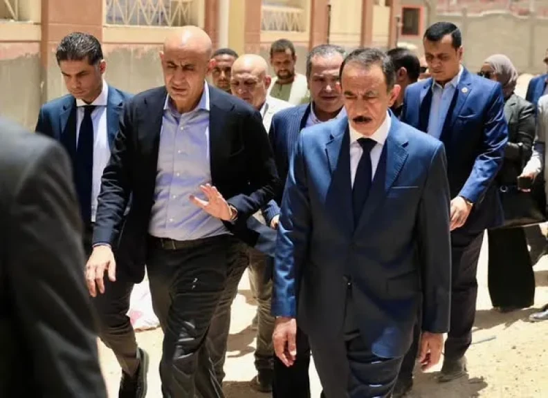 وزير التربية والتعليم ومحافظ سوهاج يتفقدان مستجدات الأعمال الإنشائية لمشروعات تعليمية جديدة بالمحافظة