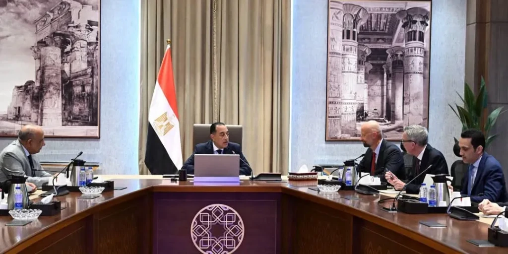 رئيس الوزراء يعقد اجتماعًا مع مسئولي شركة ”سكاتك” النرويجية لاستعراض موقف المشروعات التي تنفذها الشركة في مصر