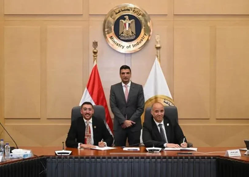 وزير الصناعة يشهد توقيع بروتوكول استراتيجي لتعزيز الابتكار الهندسي وتأهيل جيل جديد من مهندسي السيارات بجامعة القاهرة