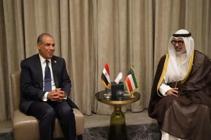 وزير الخارجية يلتقي نظيره الكويتي على هامش أعمال الدورة العادية المستأنفة الـ١٦٥ لمجلس جامعة الدول العربية