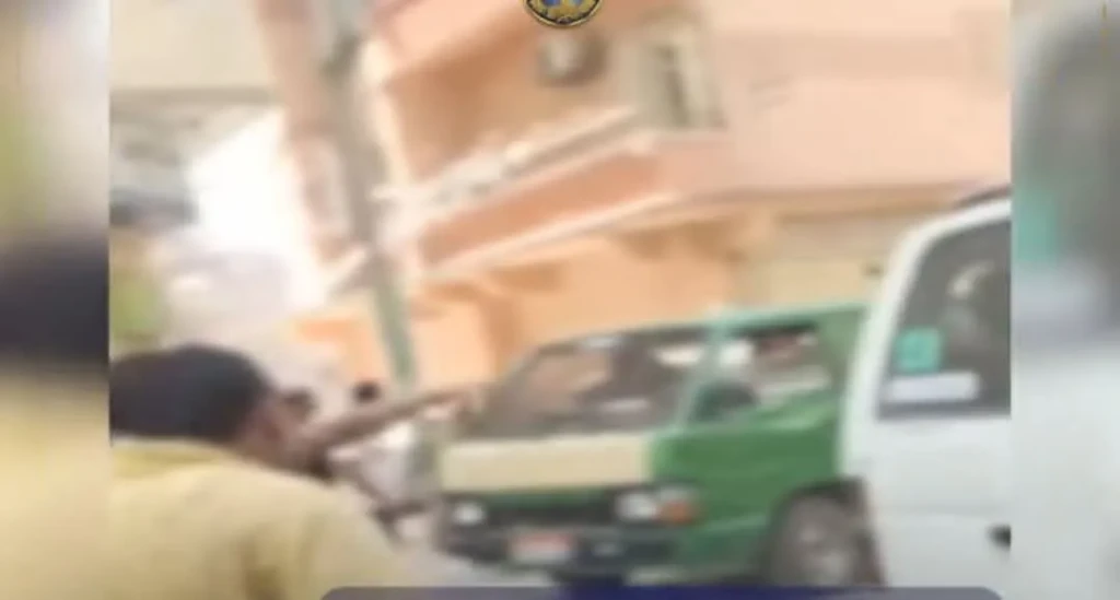 الداخلية:كشف ملابسات مقطع فيديو مشاجرة عدد من الأشخاص والتعدي بالسب والضرب بالغربية