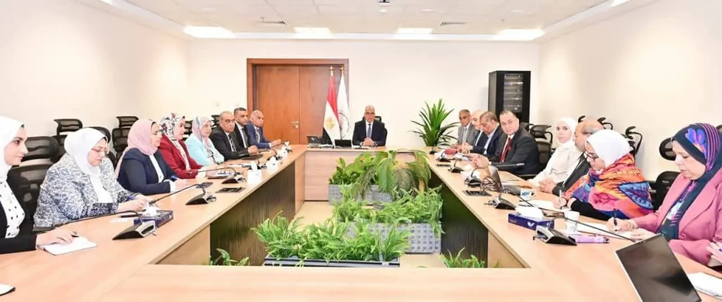وزير الري يترأس ندوة متخصصة حول أليات عقود الشراكة بين القطاعين العام والخاص