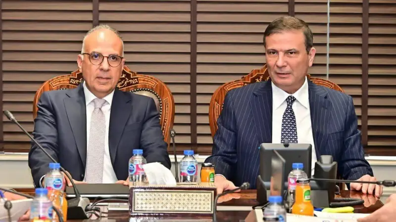 وزيرا الزراعة والري يبحثان مع وفد صيني فرص الاستثمار والشراكة في مجالات المياه والزراعة والتنمية