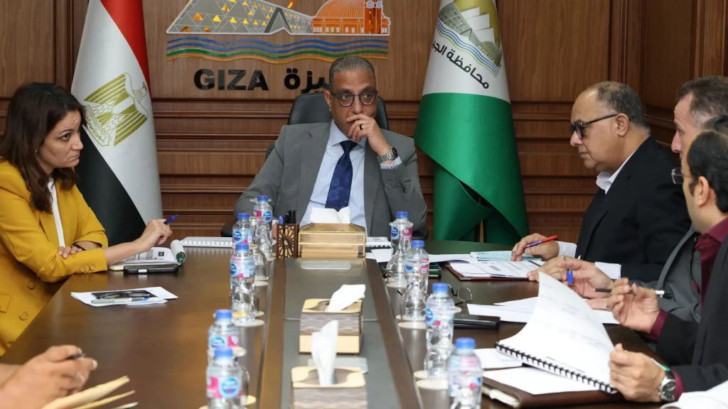 محافظ الجيزة يتابع مستوى الأداء التنفيذي بحي جنوب الجيزة