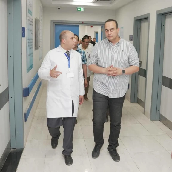رئيس هيئة الرعاية الصحية يتفقد مستشفى العدوة المركزي ووحدتي طب أسرة الشيخ زياد وبان العلم