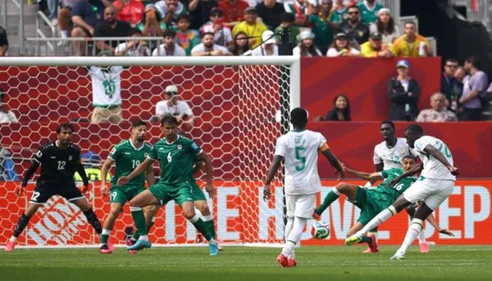 السنغال تهزم العراق بخماسية وتتمسك بآمال العبور المونديالي