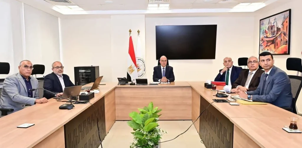 وزير الري يتابع موقف مشروعات حماية الشواطئ والإجراءات المتخذة لمواجهة التغيرات المناخية