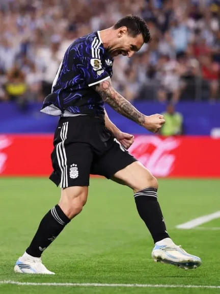 ميسي يستمر في صناعة التاريخ بكأس العالم