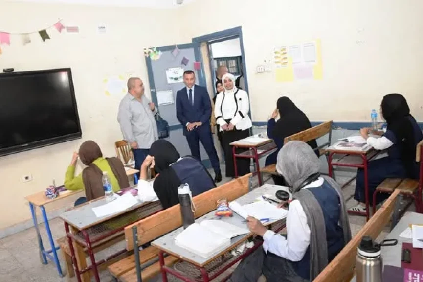 محافظ أسوان يواصل جولاته الميدانية لمتابعة إنتظام إمتحانات الثانوية العامة