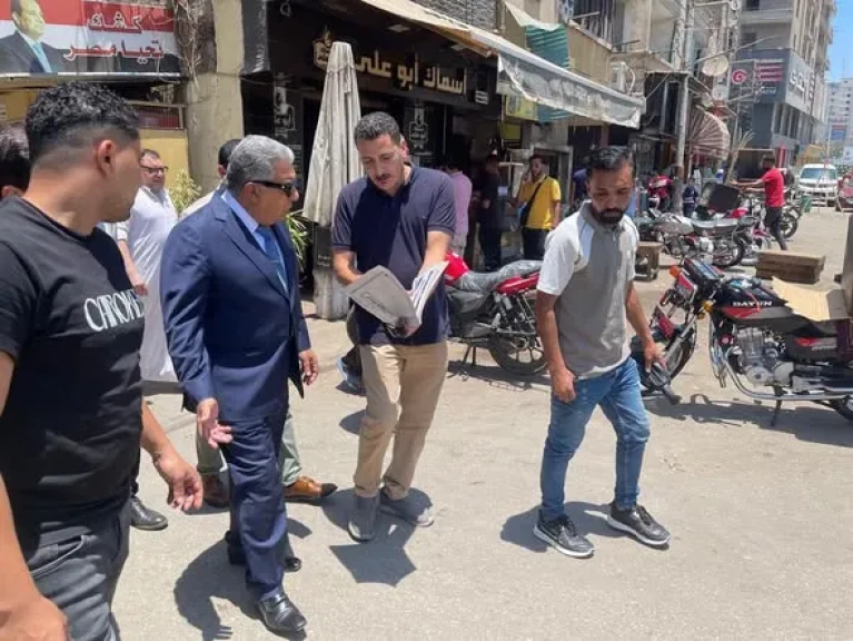 محافظ الدقهلية يتفقد مخبز المحافظة الكبير للخبز المدعم بالمنصورة لمتابعة انتظام العمل.