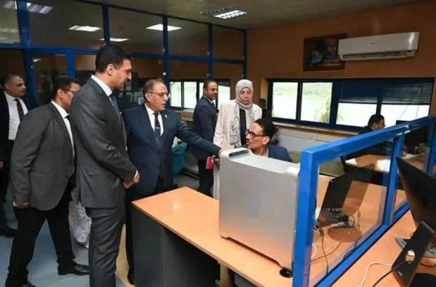 وزير الصناعة يتفقد العمليات الإنتاجية بالهيئة العامة لشئون المطابع الأميرية ويبحث خطط تطوير الهيئة خلال المرحلة المقبلة