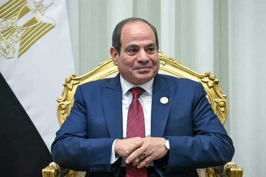 رئيس جامعة القاهرة يهنئ  الرئيس السيسي والشعب المصرى بمناسبةالاحتفال بالذكرى الثالثة عشرة لثورة30يونيو