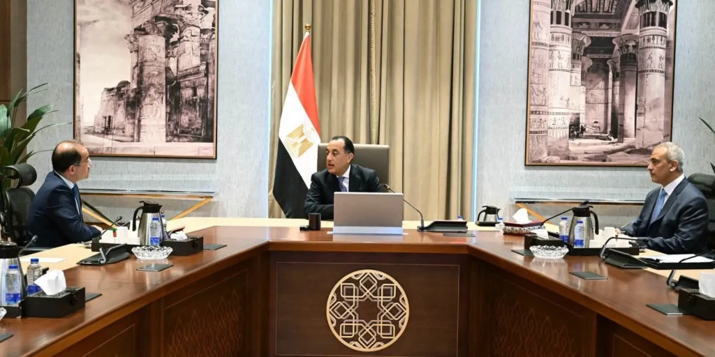 رئيس الوزراء يتابع مع وزير المالية عددًا من ملفات العمل