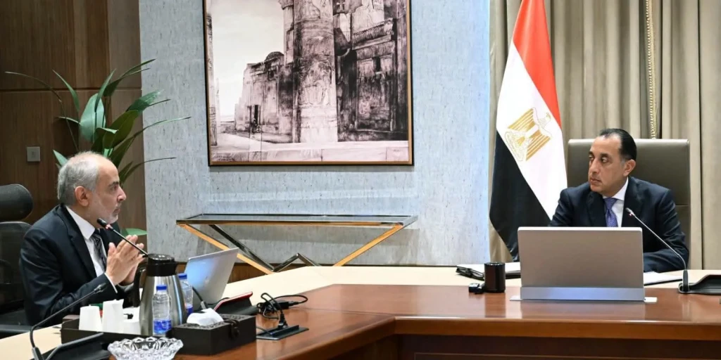 رئيس الوزراء يتابع مخطط تطوير منطقة نزلة السمان ومشروع إحياء ”قرافة المماليك”