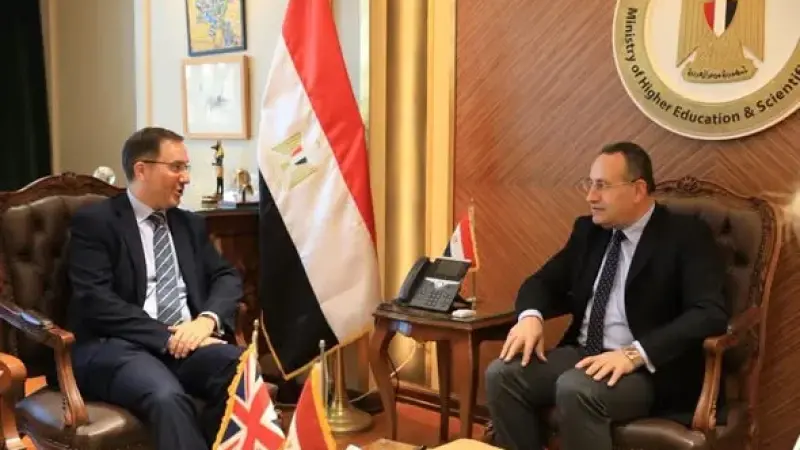 وزير التعليم العالي يبحث سبل تعزيز التعاون مع سفير بريطانيا