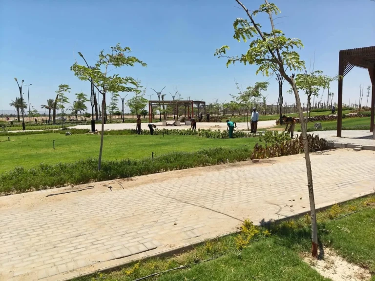 وزيرة الإسكان تتابع تنفيذ خطط تطوير ورفع كفاءة شبكات الطرق  والمرافق الأساسية بعددٍ من المدن الجديدة
