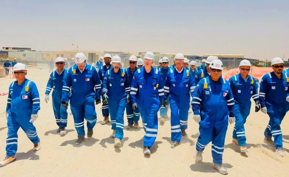 وزير البترول يتفقد موقع عمل بتروجت في تنفيذ أحد مشروعات البنية التحتية بحقول النفط في الإمارات