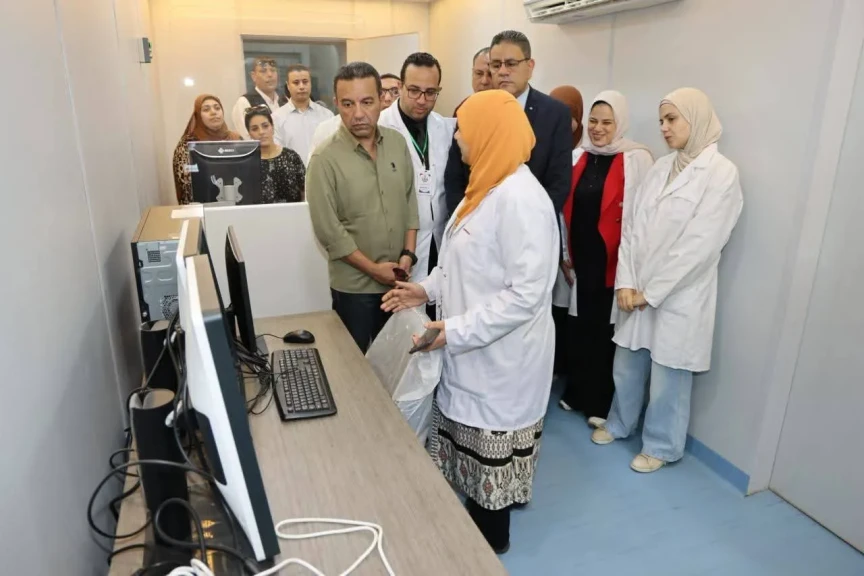 محافظ المنوفية يتفقد مستشفي تلا العام ويحيل 15 من العاملين للتحقيق