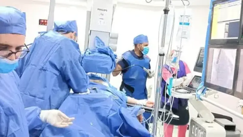 «الصحة» تعلن نجاح أول عملية إصلاح للصمام الميترالي بالقسطرة دون جراحة قلب مفتوح بمستشفى الشيخ زايد التخصصي
