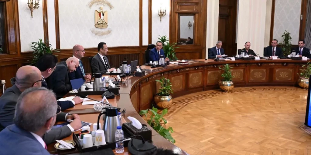 رئيس الوزراء يتابع الموقف التنفيذي لعدد من المشروعات بقطاع الاتصالات وتكنولوجيا المعلومات