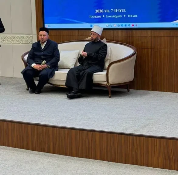 في مقر صندوق الوقف بأوزبكستان في مركز الحضارة الإسلامية بطشقند: وزير الأوقاف يلقي محاضرة عن الوقف في تاريخ المسلمين