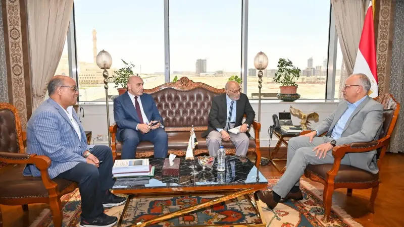 وزير الري يتابع آليات رصد المنشآت المائية ويؤكد أهمية توثيق الخبرات المتراكمة