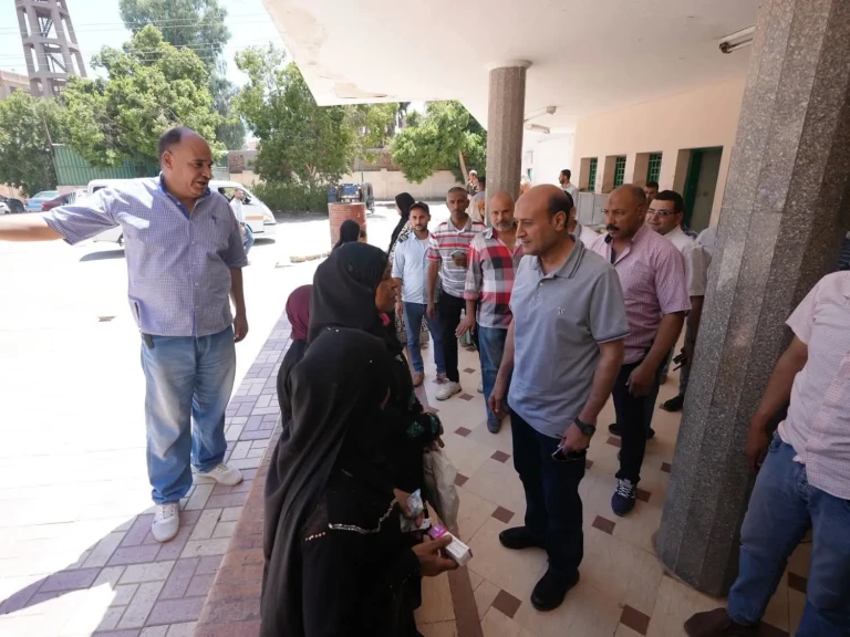 محافظ أسيوط يتفقد مستشفى صدفا المركزي ويطمئن على المرضى ويتابع جاهزية الأقسام والخدمات الطبية